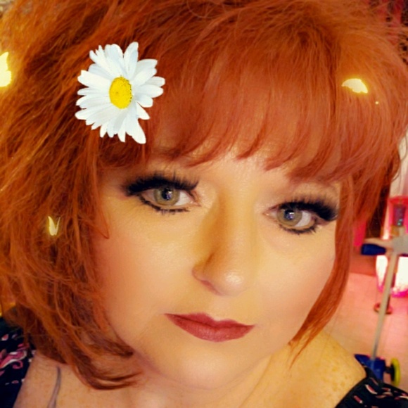 Meet your Posher, Deena - Picture 1 of 1